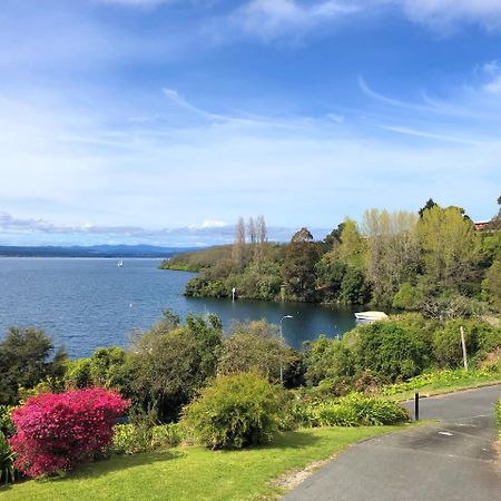 Acacia Haven - Beautiful Lake Views Taupo Exterior photo