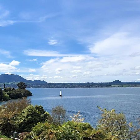 Acacia Haven - Beautiful Lake Views Taupo Exterior photo