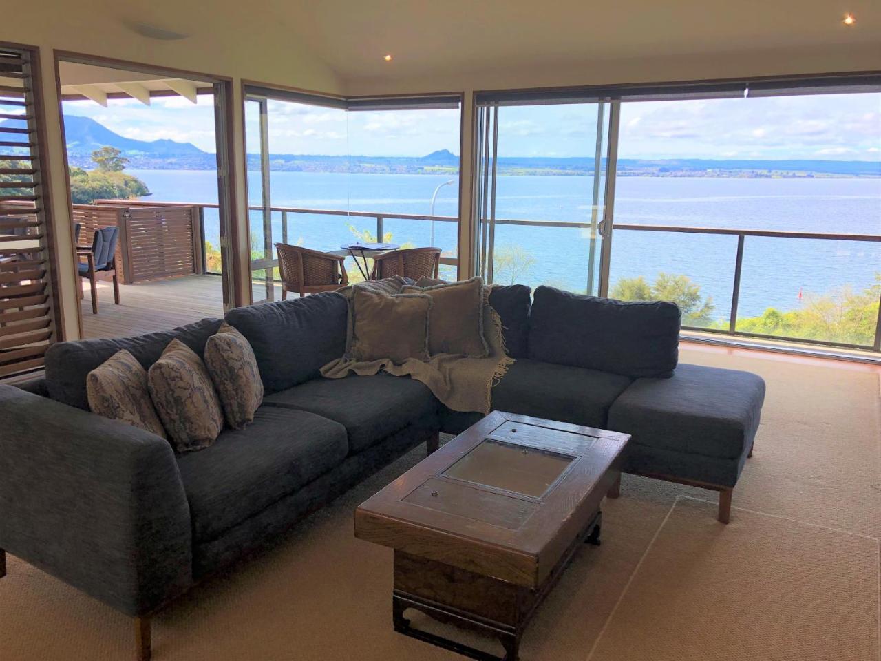 Acacia Haven - Beautiful Lake Views Taupo Exterior photo